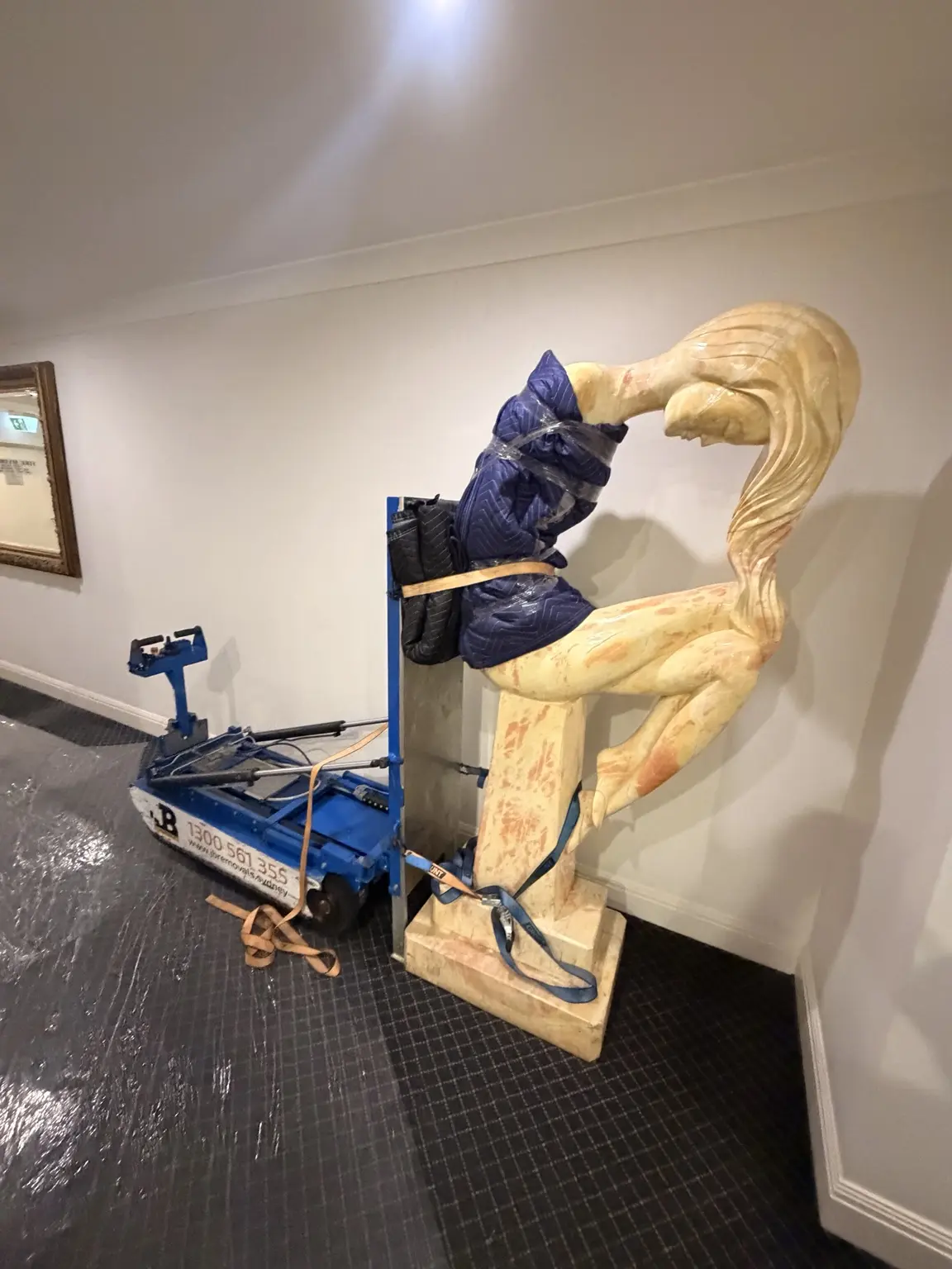 700kg Marble Sculpture Removal project view 2