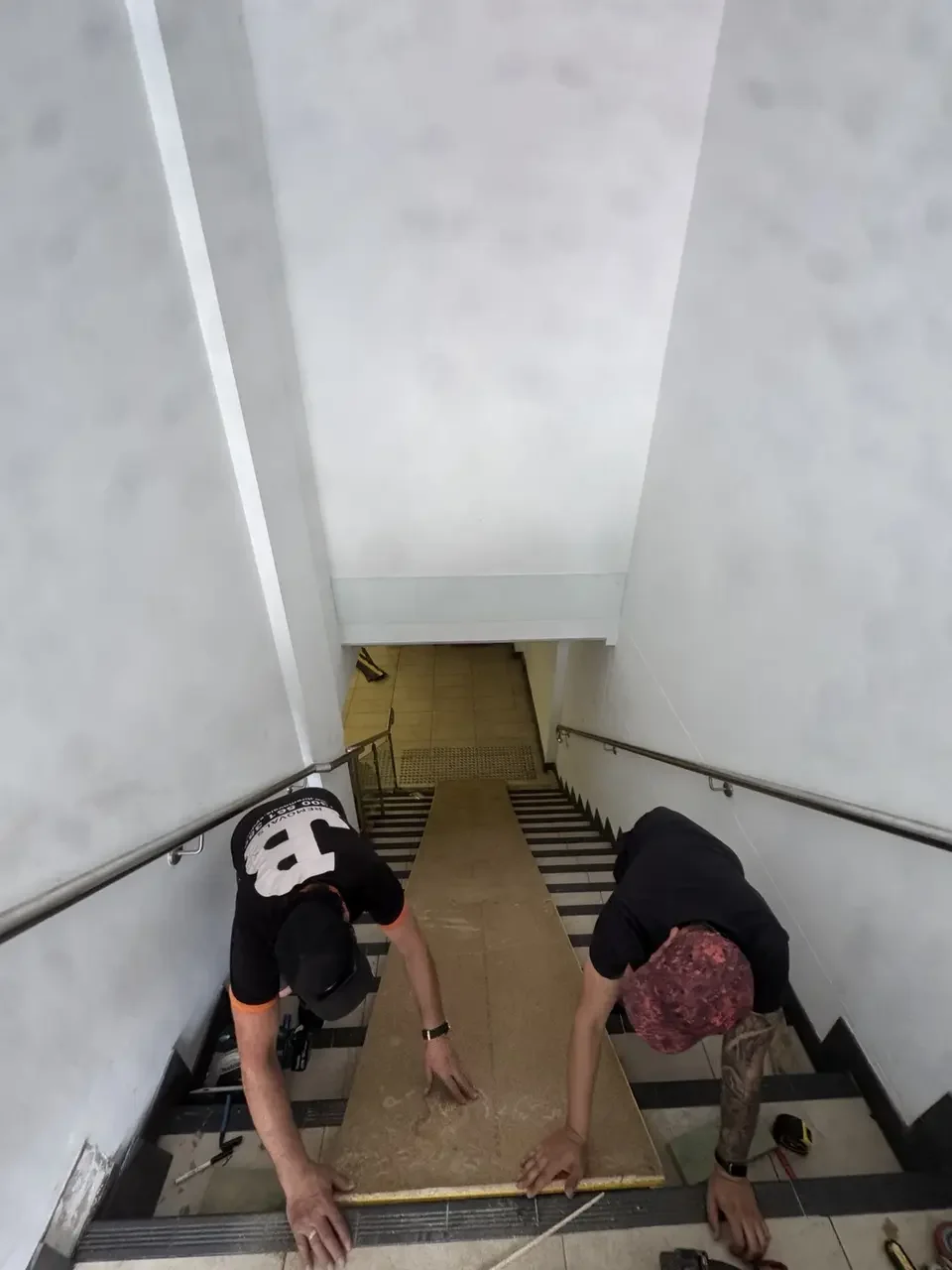 Preparing the ramp through the internal stepped route.