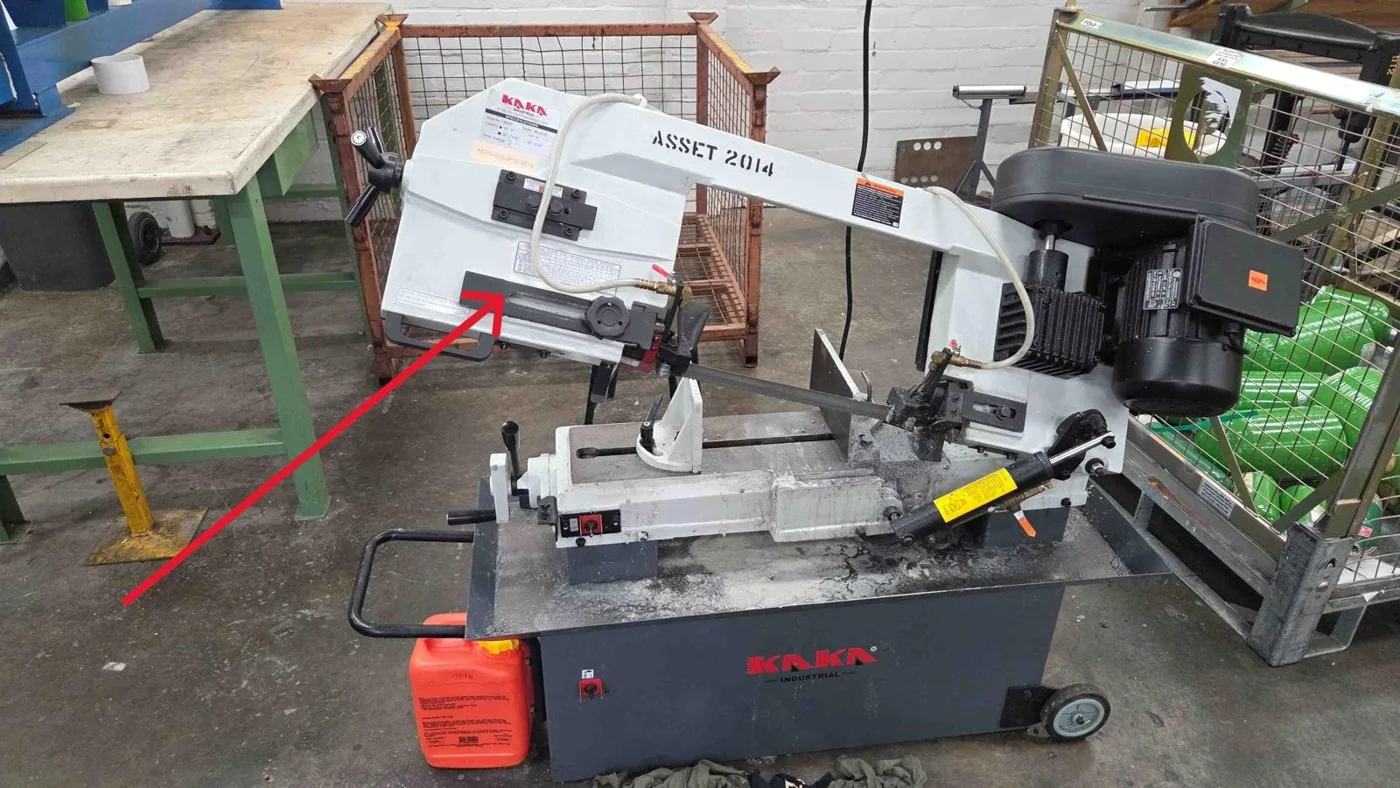 KAKA Industrial horizontal bandsaw identified in the warehouse equipment scope
